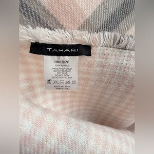 TAHARI Plaid Reversible Scarf Fringe Blanket Wrap Pink Gray Ivory OS